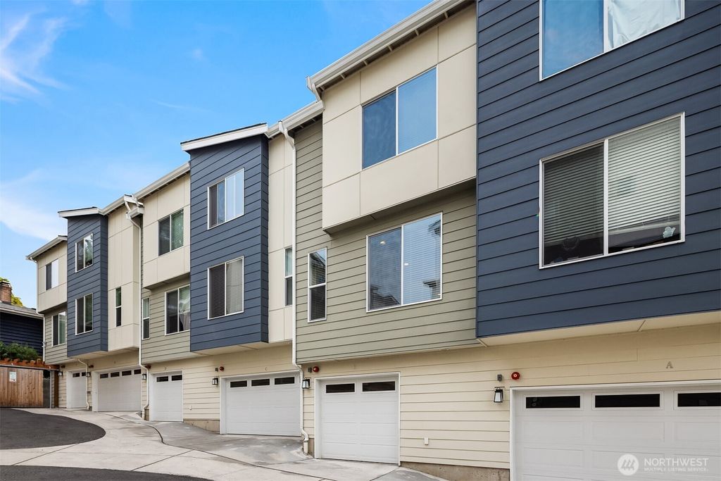 Photo of 1202 NE 180th Street #B, Shoreline, WA 98155 (MLS # 2447117)