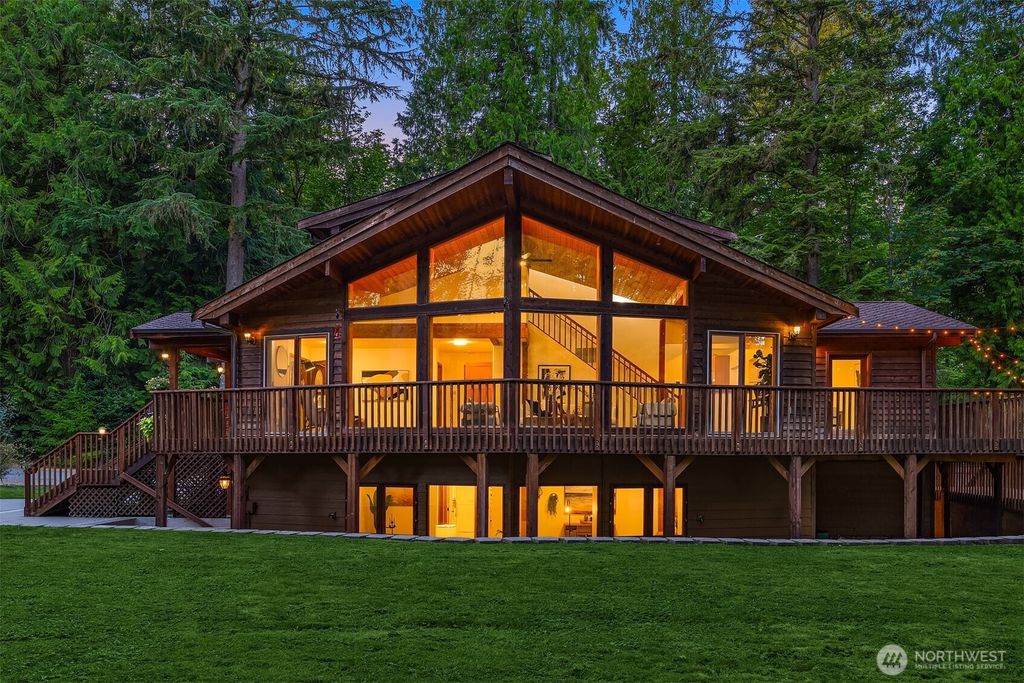 Photo of 3804 274th Avenue SE, Issaquah, WA 98029 (MLS # 2405849)