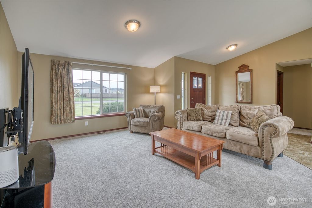 Photo of 285 Meadow Loop, Montesano, WA 98563 (MLS # 2516923)
