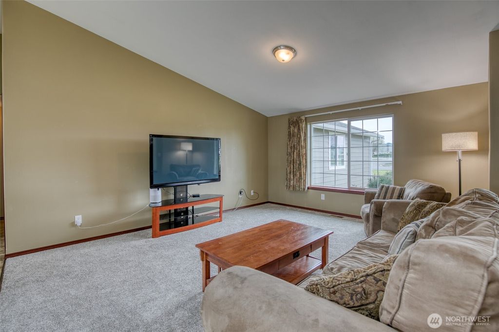 Photo of 285 Meadow Loop, Montesano, WA 98563 (MLS # 2516923)