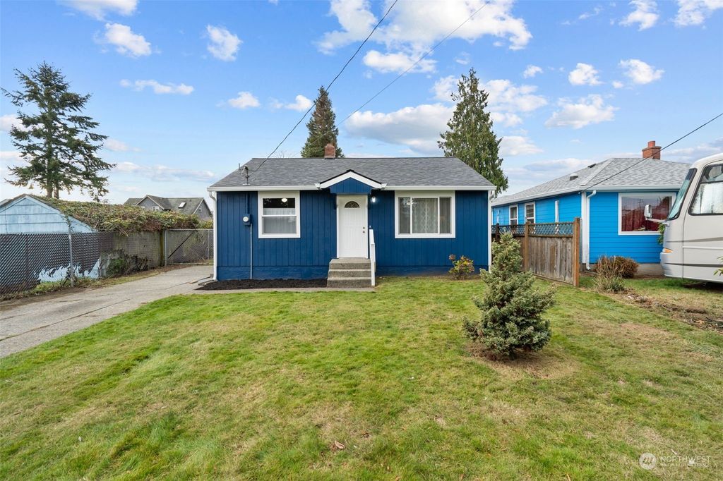 Photo of 10849 3rd Avenue SW, Seattle, WA 98146 (MLS # 2315300)