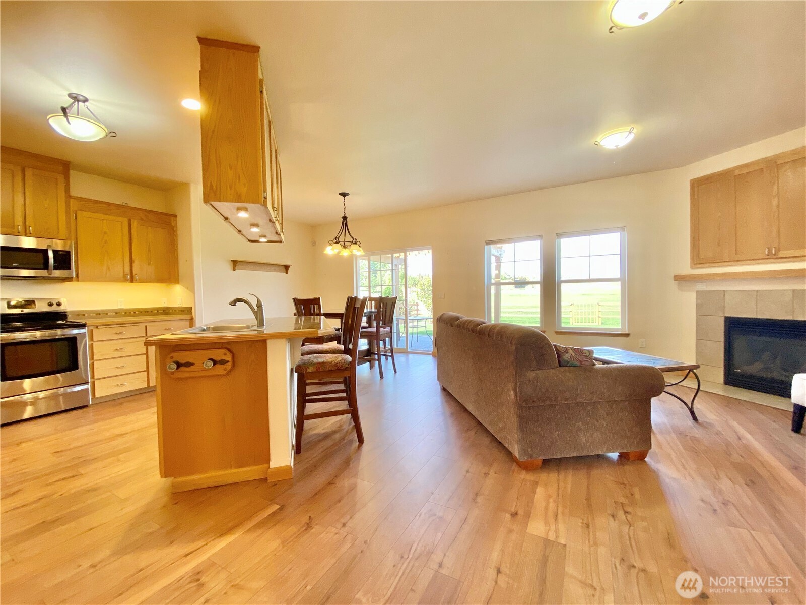 8021 Vialago Parkway