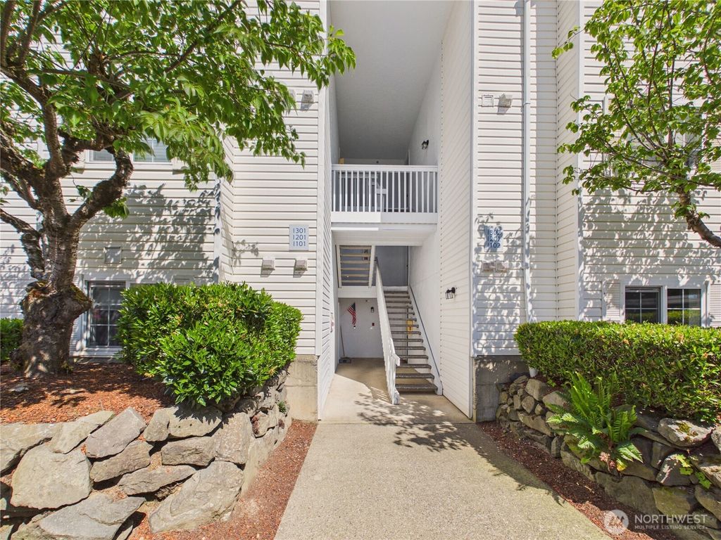 Photo of 11002 SE Petrovitsky Road #I102, Renton, WA 98055 (MLS # 2497221)