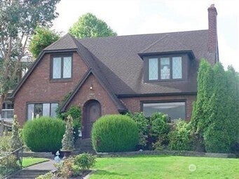 Photo of 610 N Stadium Way WAY, Tacoma, WA 98403 (MLS # 2582456)