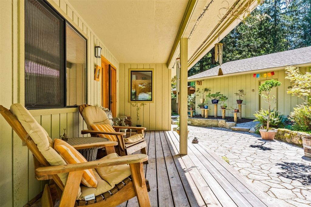 Photo of 2511 Crestline Drive NW, Olympia, WA 98502 (MLS # 2518181)