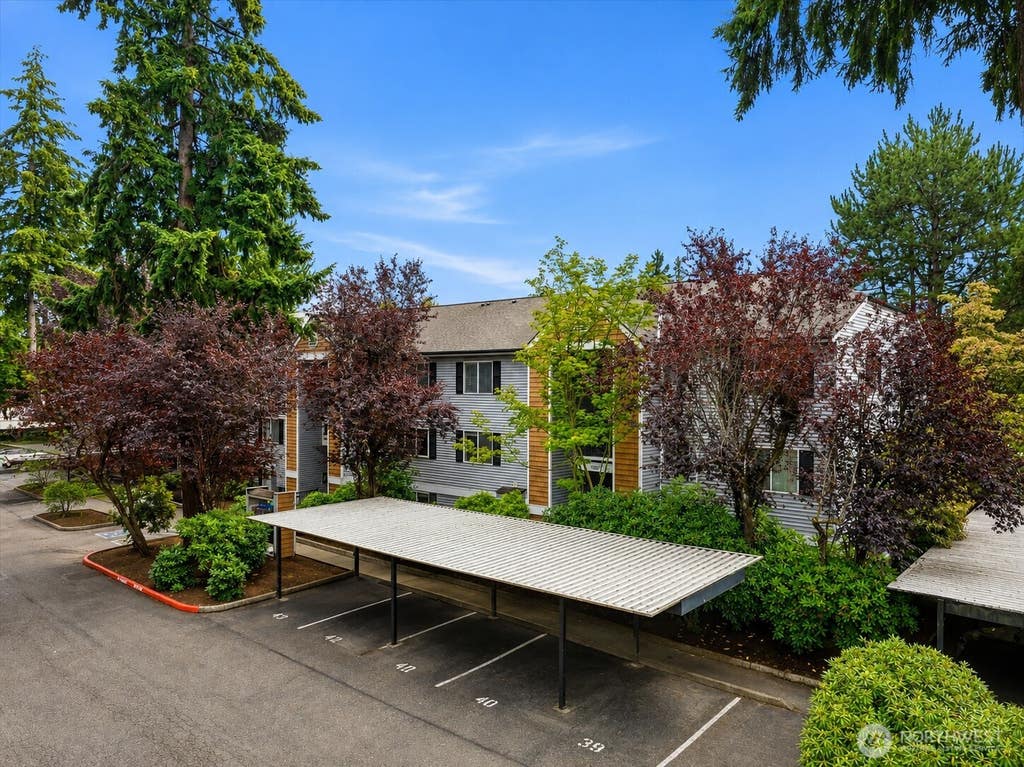 Photo of 1011 156th Avenue NE #207, Bellevue, WA 98007 (MLS # 2572908)