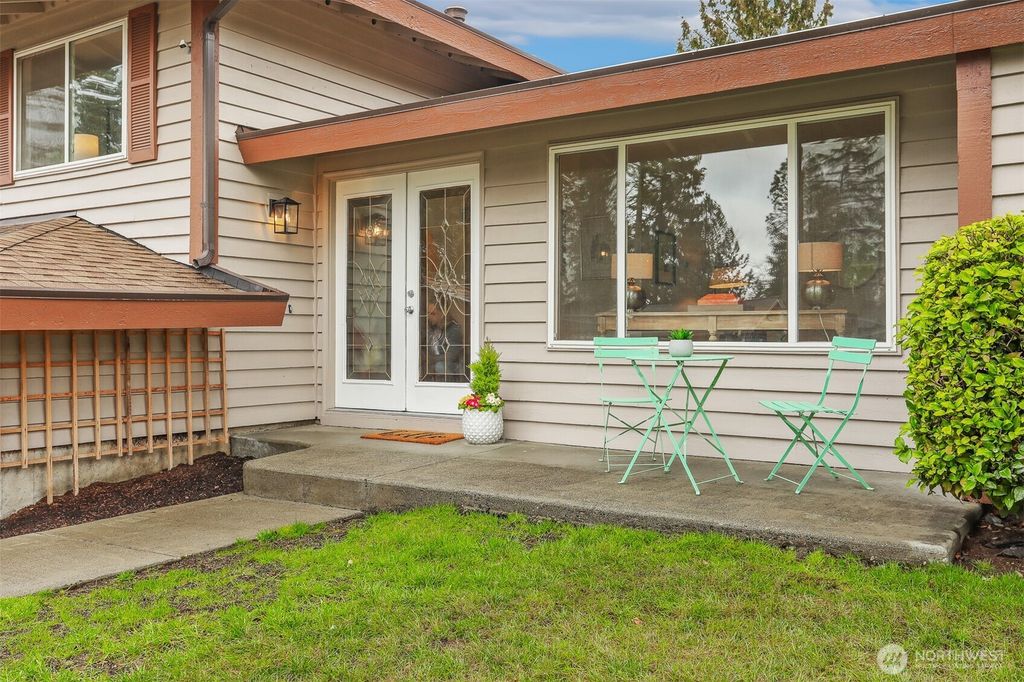 Photo of 2100 Dayton Drive SE, Renton, WA 98055 (MLS # 2336442)