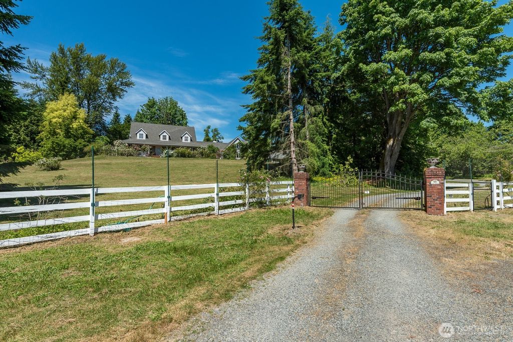 Photo of 909 308th Street NE, Stanwood, WA 98292 (MLS # 2392883)