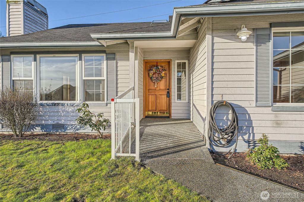 Photo of 4861 S 177th Court, SeaTac, WA 98188 (MLS # 2335699)