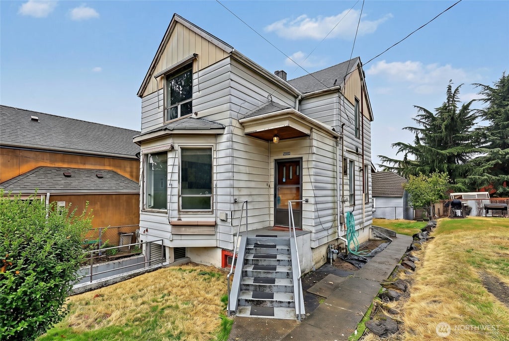 Photo of 2208 E Terrace Street, Seattle, WA 98122 (MLS # 2591786)