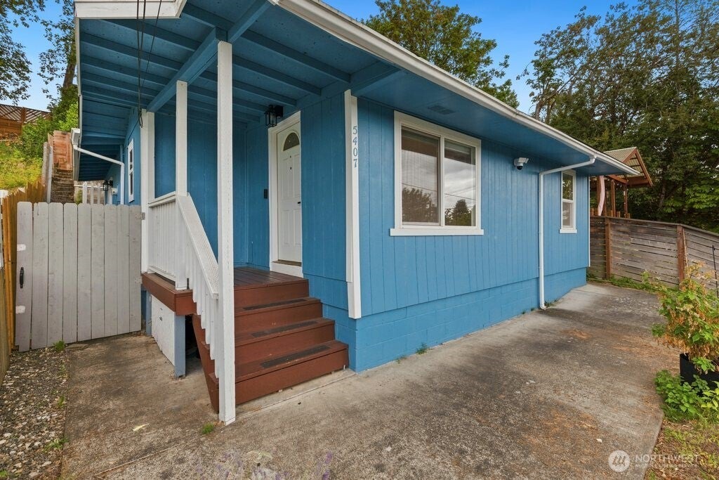 Photo of 5407 31st Avenue S, Seattle, WA 98108 (MLS # 2575464)