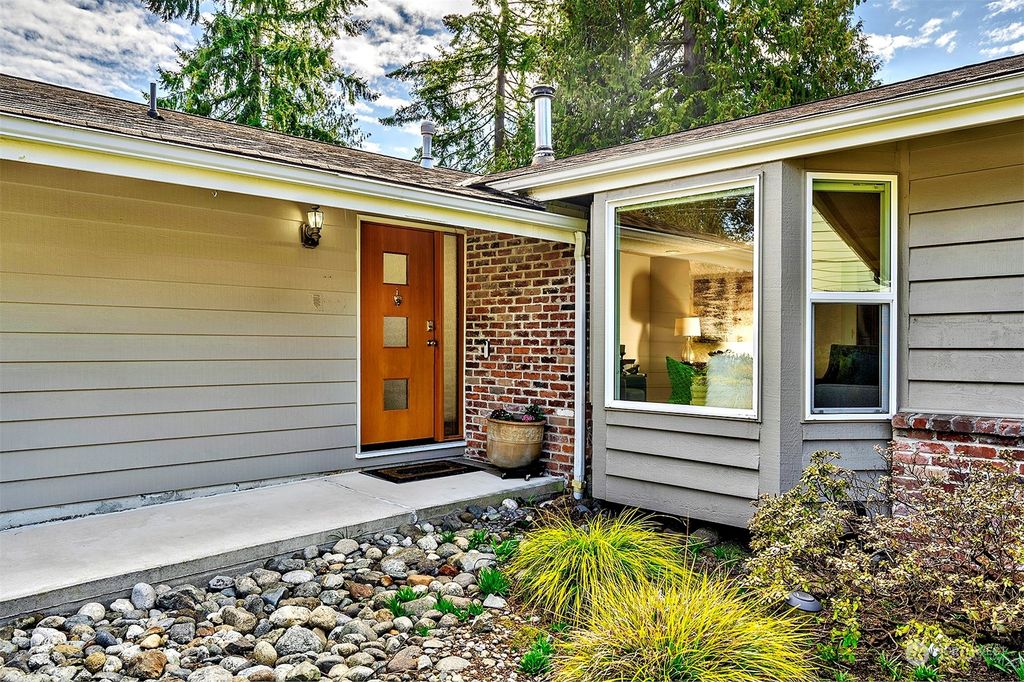 Photo of 9716 214th Place SW, Edmonds, WA 98020 (MLS # 2050947)