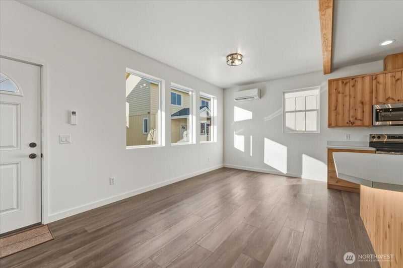 413 E Okanogan Avenue