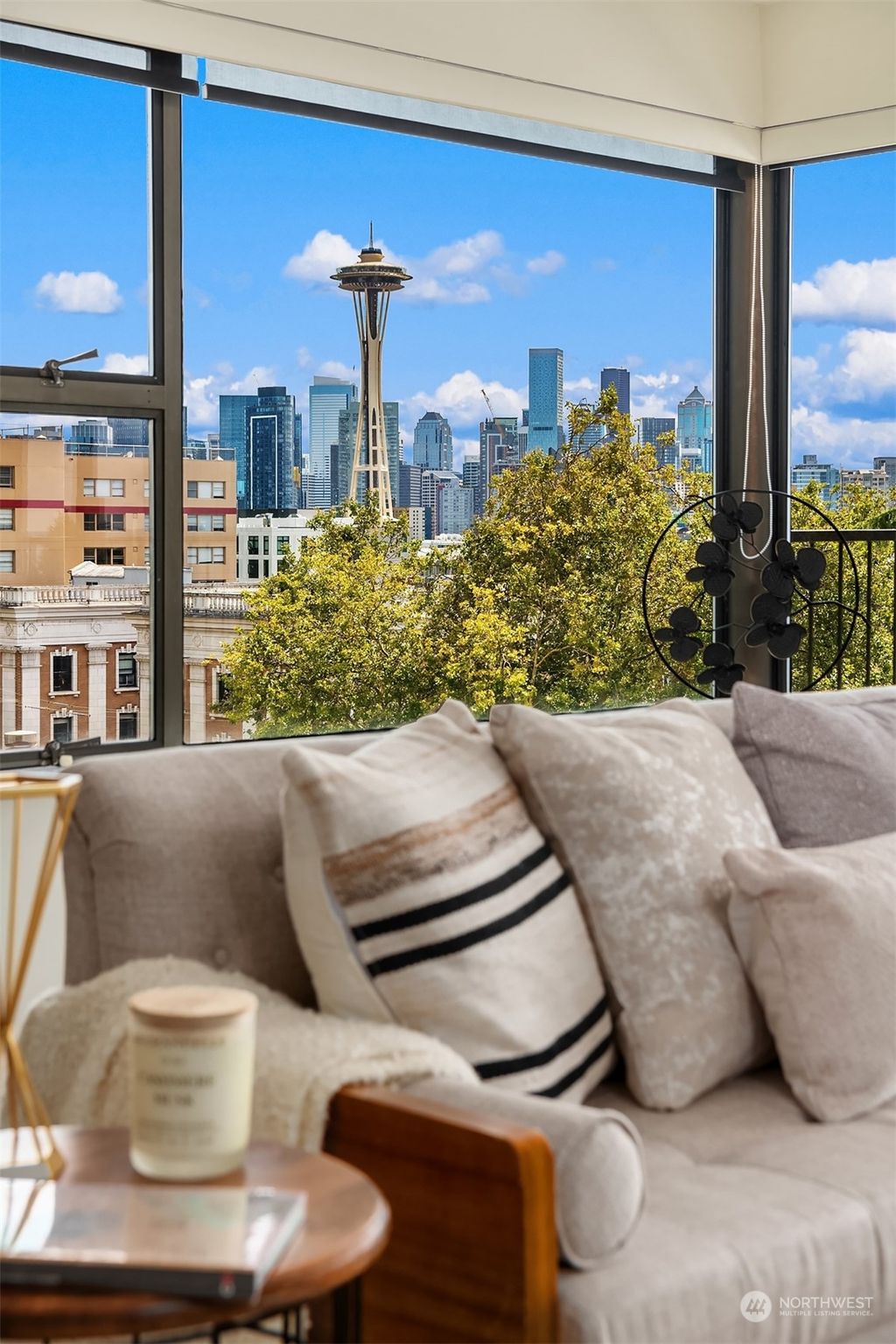 Photo of 912 3rd Avenue W #404, Seattle, WA 98119 (MLS # 2293140)