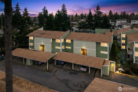 Photo of 2409 S 222nd St #B14, Des Moines, WA 98198 (MLS # 2485634)