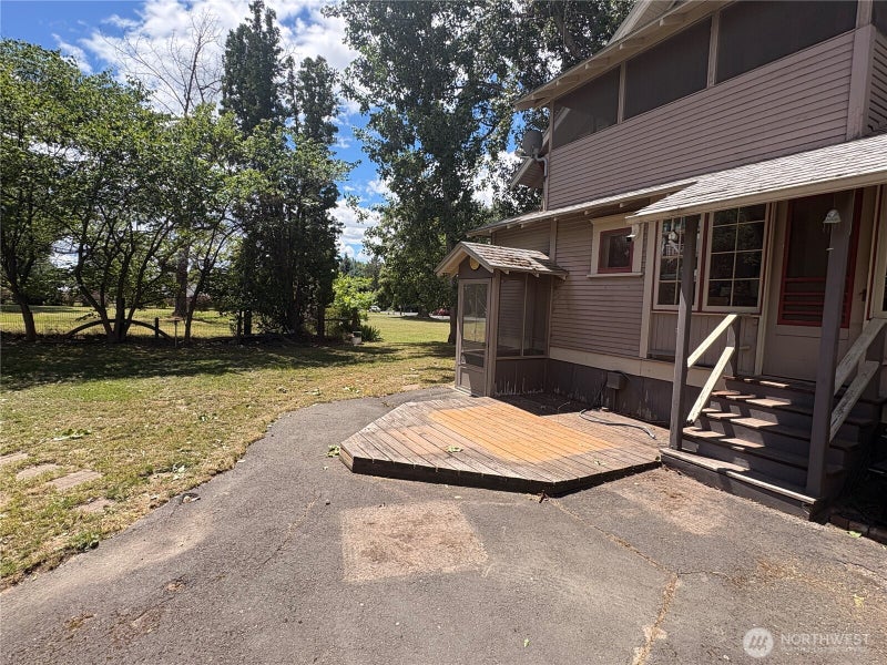 1127 Fern Avenue