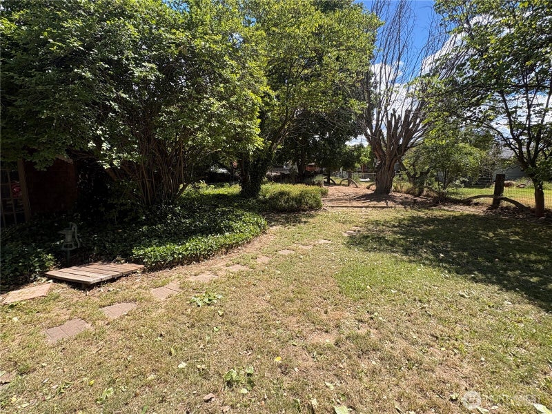 1127 Fern Avenue