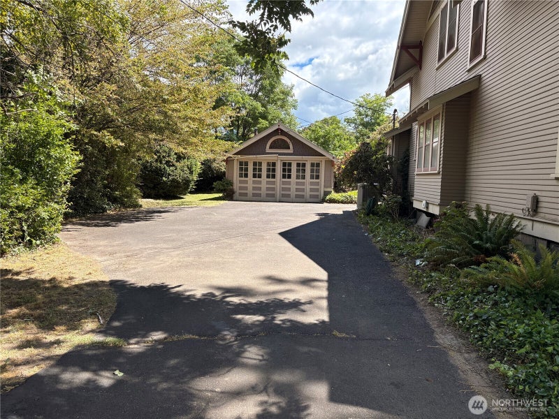 1127 Fern Avenue