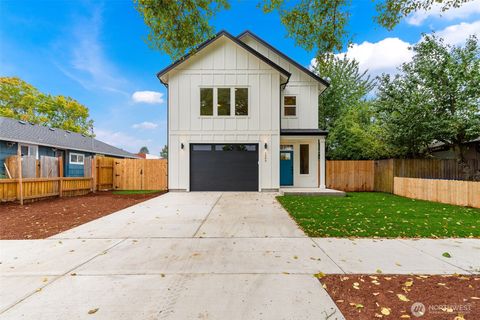 1209 S 6th Avenue Kelso WA 98626