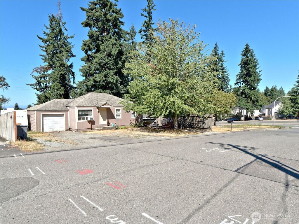 Photo of 1409 Monroe Avenue NE, Renton, WA 98056 (MLS # 2430021)