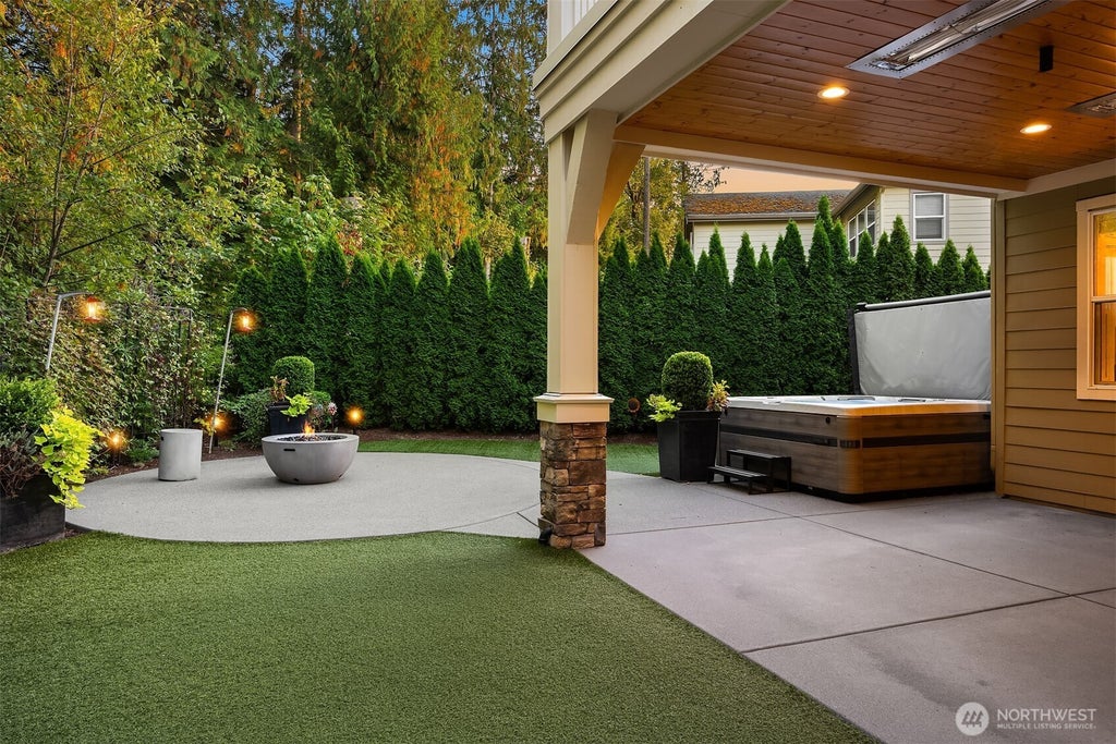 Photo of 1703 NE Falls Drive, Issaquah, WA 98029 (MLS # 2579505)