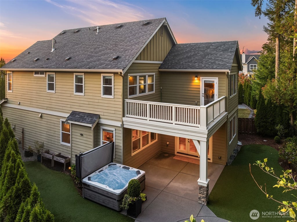 Photo of 1703 NE Falls Drive, Issaquah, WA 98029 (MLS # 2579505)