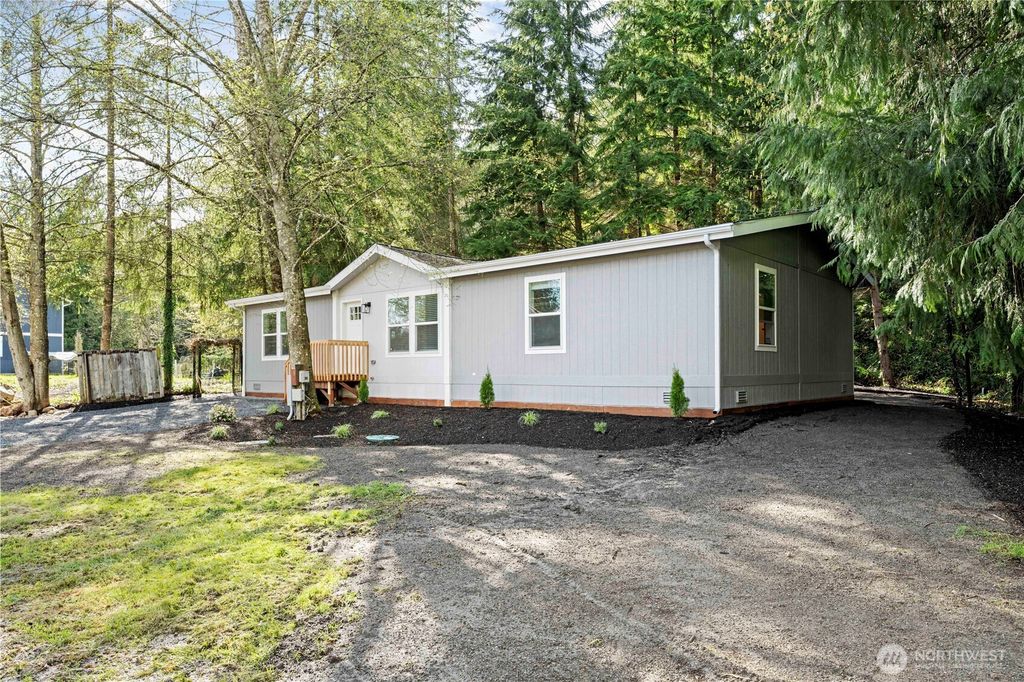 Photo of 13016 Green Mountain Way, Granite Falls, WA 98252 (MLS # 2499110)