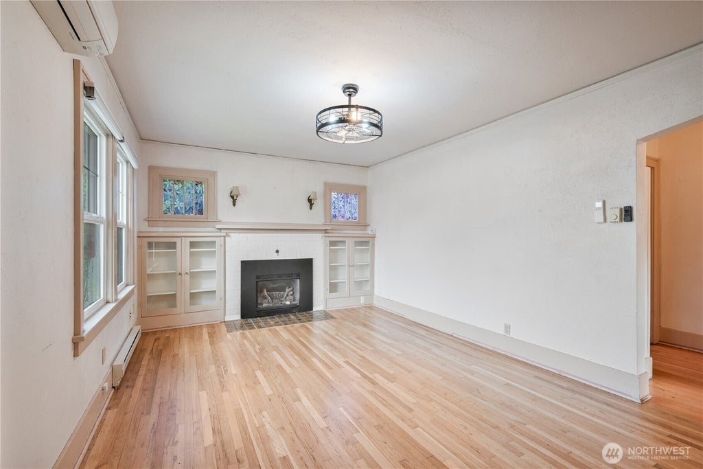 Photo of 707 Ayers Street, Kelso, WA 98626 (MLS # 2583818)