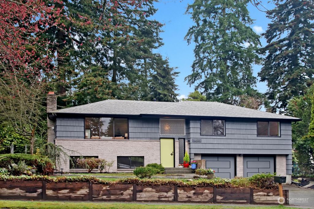 Photo of 14533 Meridian Avenue N, Shoreline, WA 98133 (MLS # 2042183)