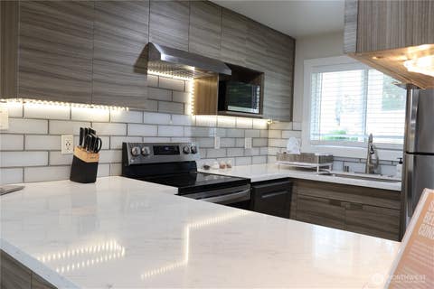 Photo of 14517 NE 40th Street #F103, Bellevue, WA 98007 (MLS # 2564200)