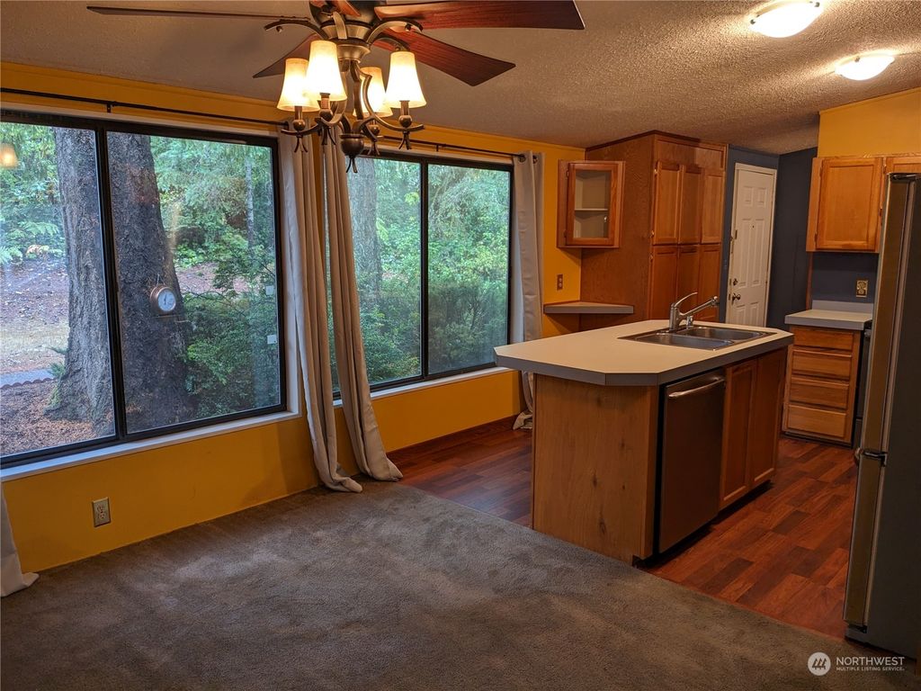 listing image 9362048656142407924