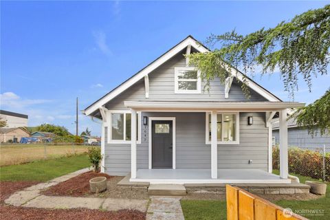 Photo of 1647 E Wright Avenue, Tacoma, WA 98404 (MLS # 2440977)