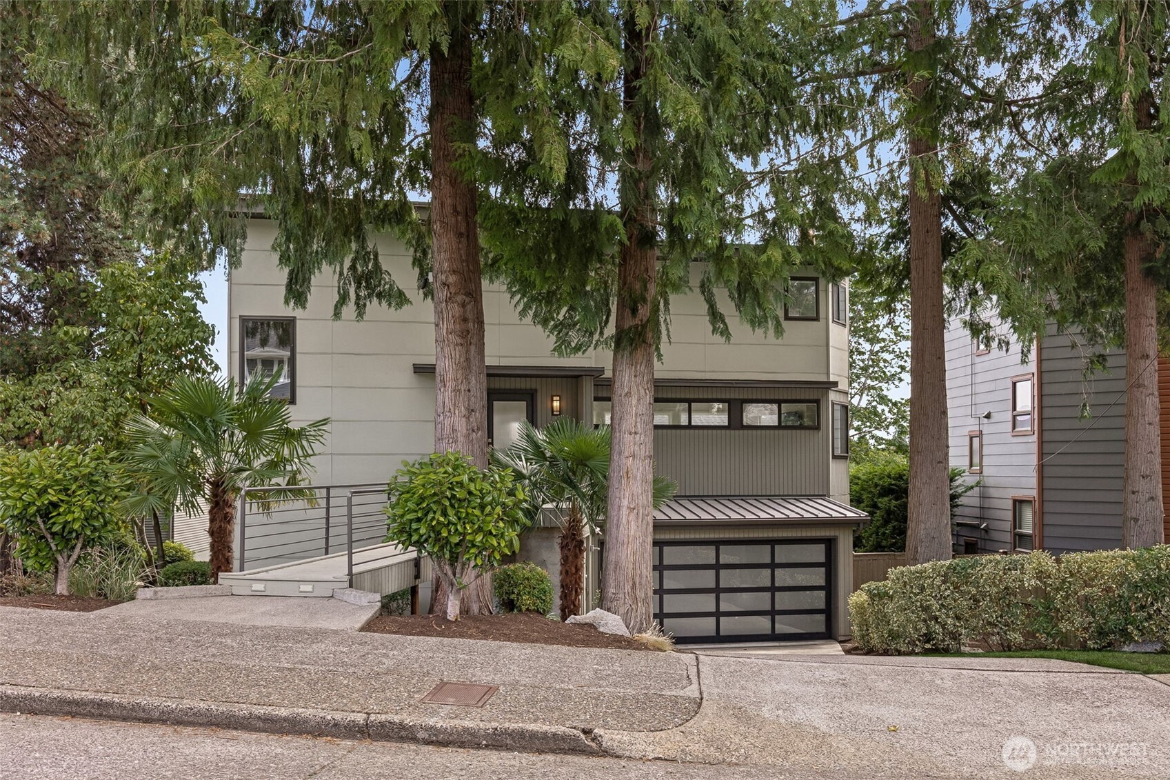 6214 52nd Avenue NE