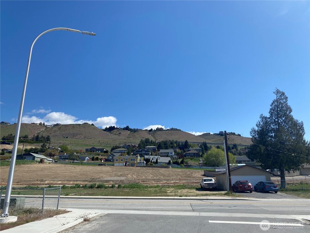 Photo of 182 Harold Street NE, East Wenatchee, WA 98802 (MLS # 2509852)