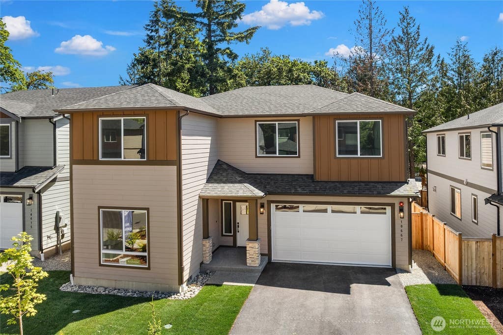 Photo of 10667 SE 170th Place, Renton, WA 98055 (MLS # 2544754)