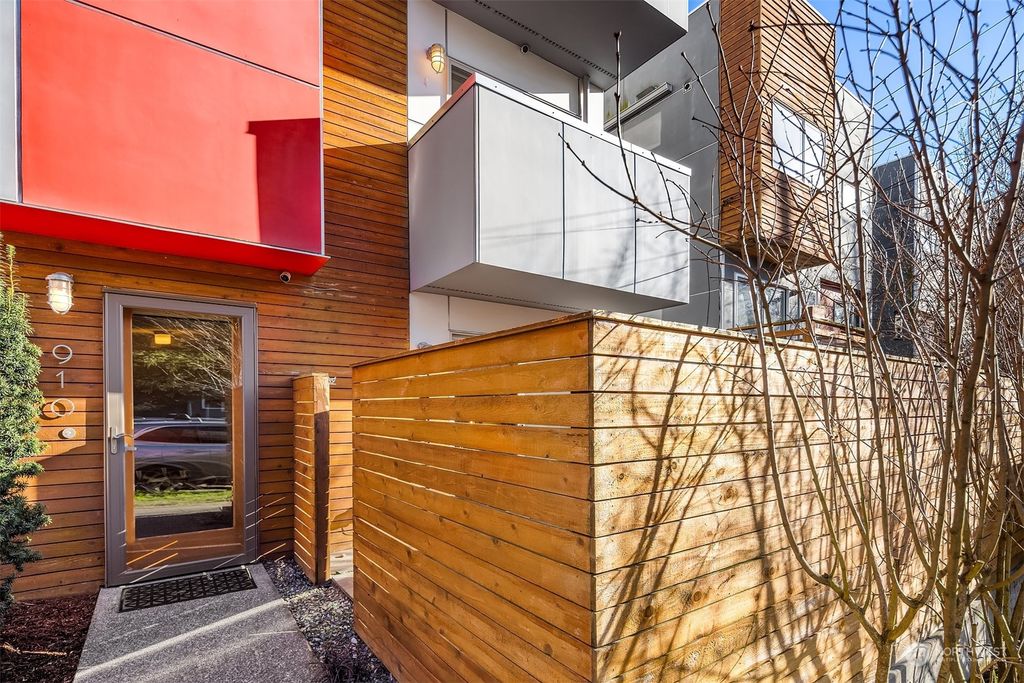 Photo of 910 29th Avenue S, Seattle, WA 98144 (MLS # 2324308)