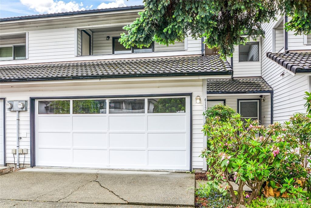Photo of 4201 NE 5th Street #4117, Renton, WA 98059 (MLS # 2515312)