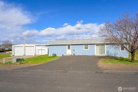 Photo of 7160 SE Bayview Avenue, Othello, WA 99344 (MLS # 2490770)