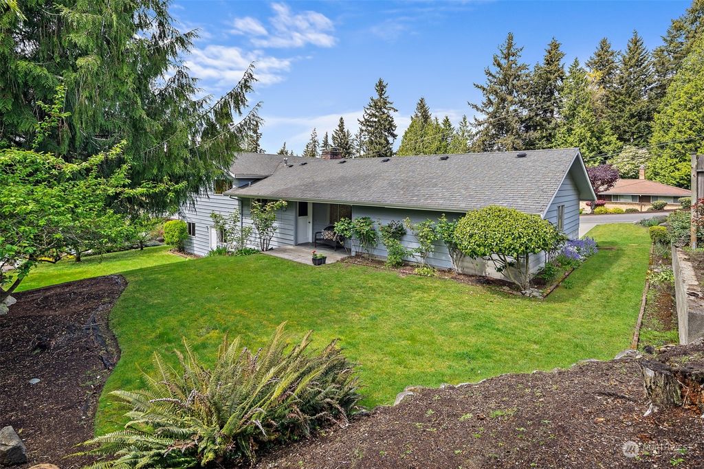 Photo of 12509 SE 56th Street, Bellevue, WA 98006 (MLS # 2228967)