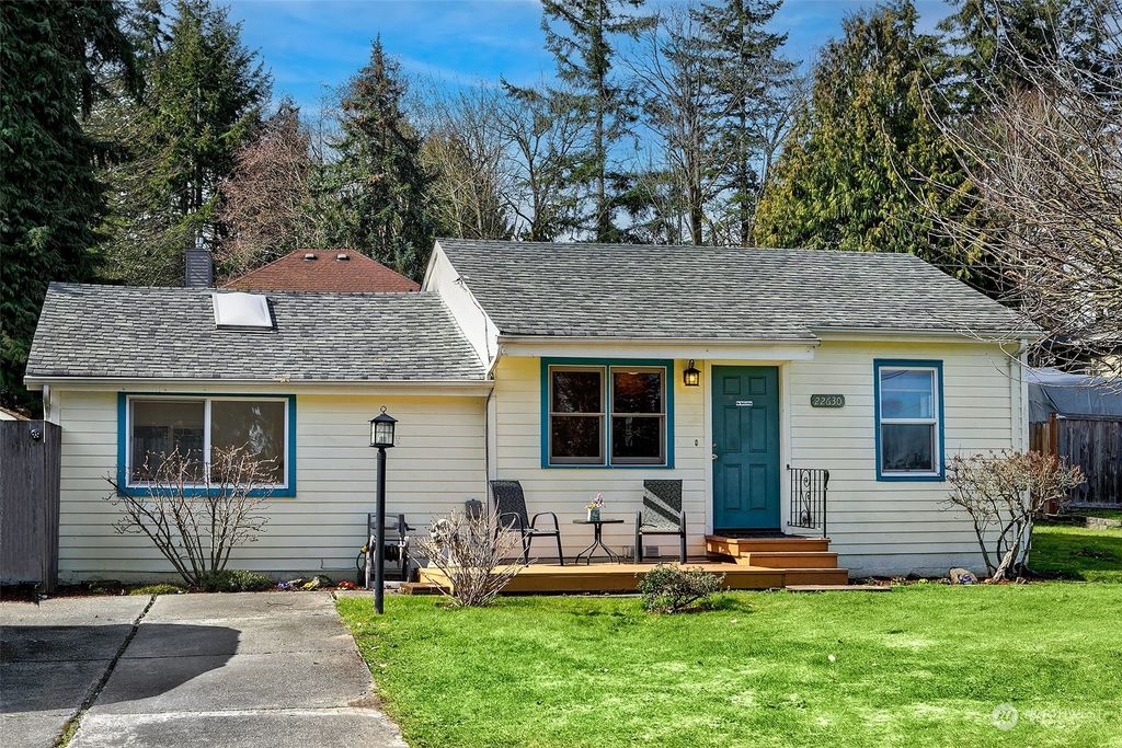 Photo of 22630 48th Avenue W, Mountlake Terrace, WA 98043 (MLS # 2045641)