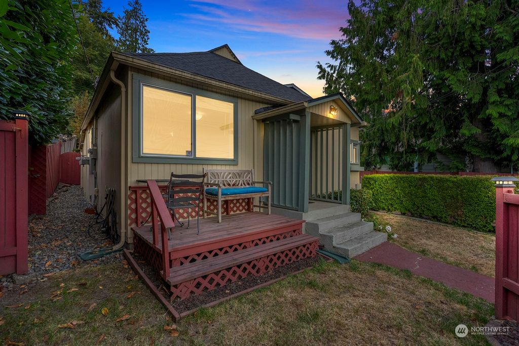 Photo of 704 E Marine View Drive, Everett, WA 98201 (MLS # 2269384)