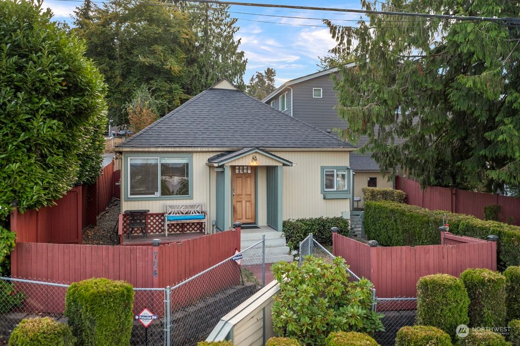 Photo of 704 E Marine View Drive, Everett, WA 98201 (MLS # 2269384)