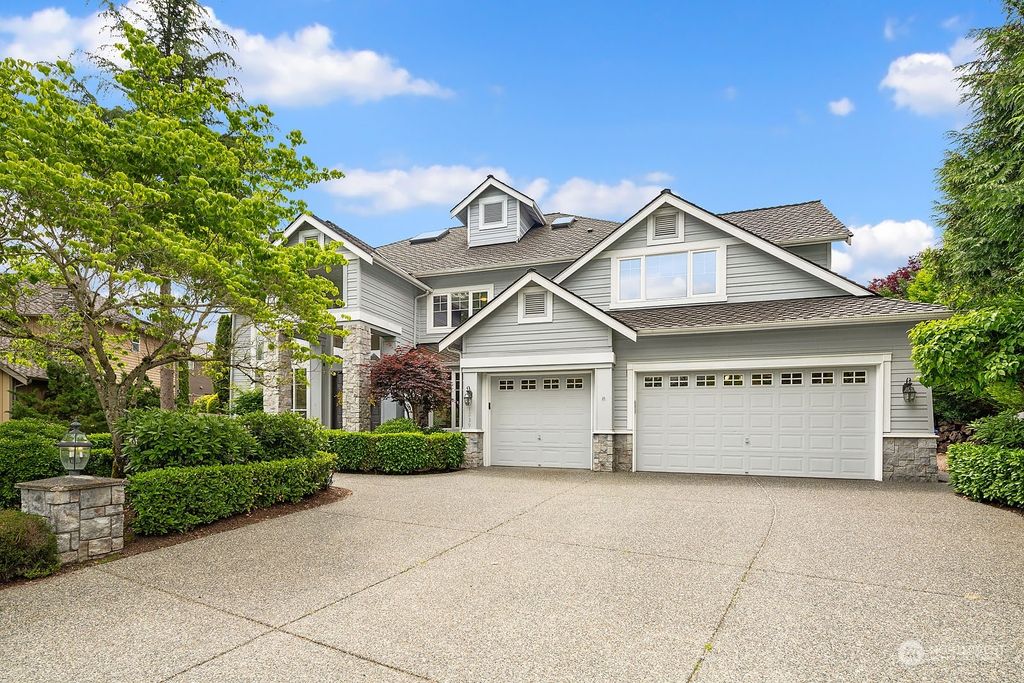 Photo of 1239 269th Avenue SE, Sammamish, WA 98075 (MLS # 2136351)