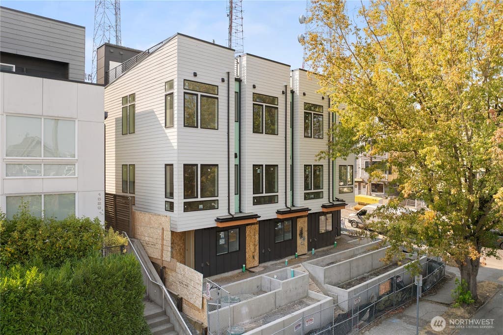 Photo of 1825 E Pine Street, Seattle, WA 98122 (MLS # 2565683)