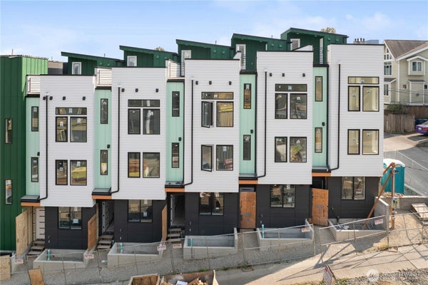 1825 E PINE ST, SEATTLE, WA 98122 - Image 8ffd7b53cea87a2d2e8f4ddfa7a30b16/48239715