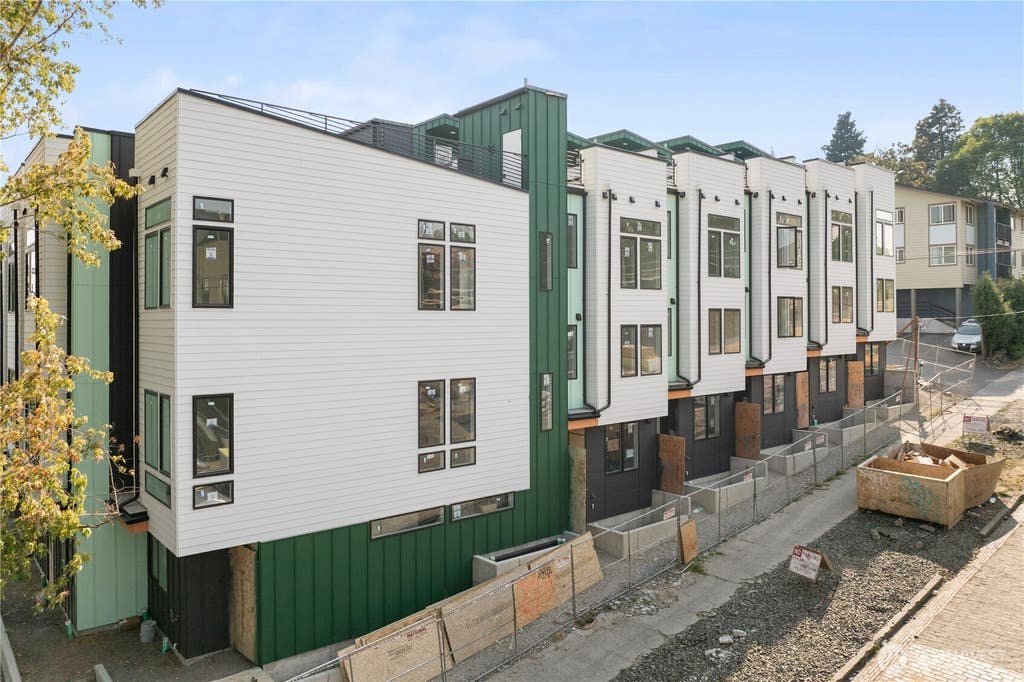 Photo of 1825 E Pine Street, Seattle, WA 98122 (MLS # 2565683)