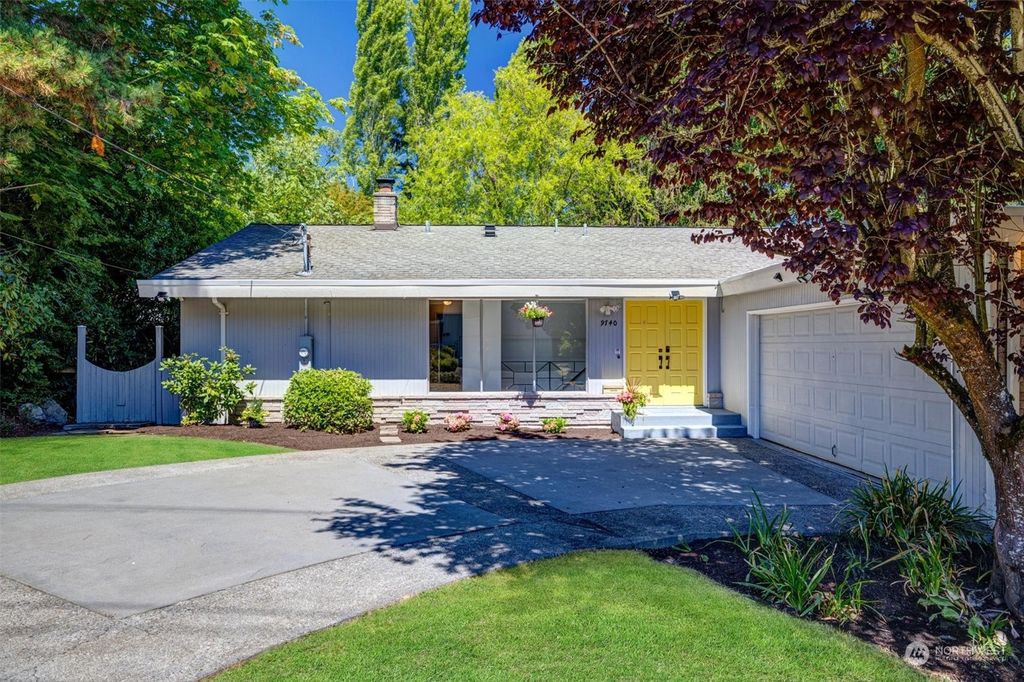 Photo of 9740 SE 40th Street, Mercer Island, WA 98040 (MLS # 2268013)