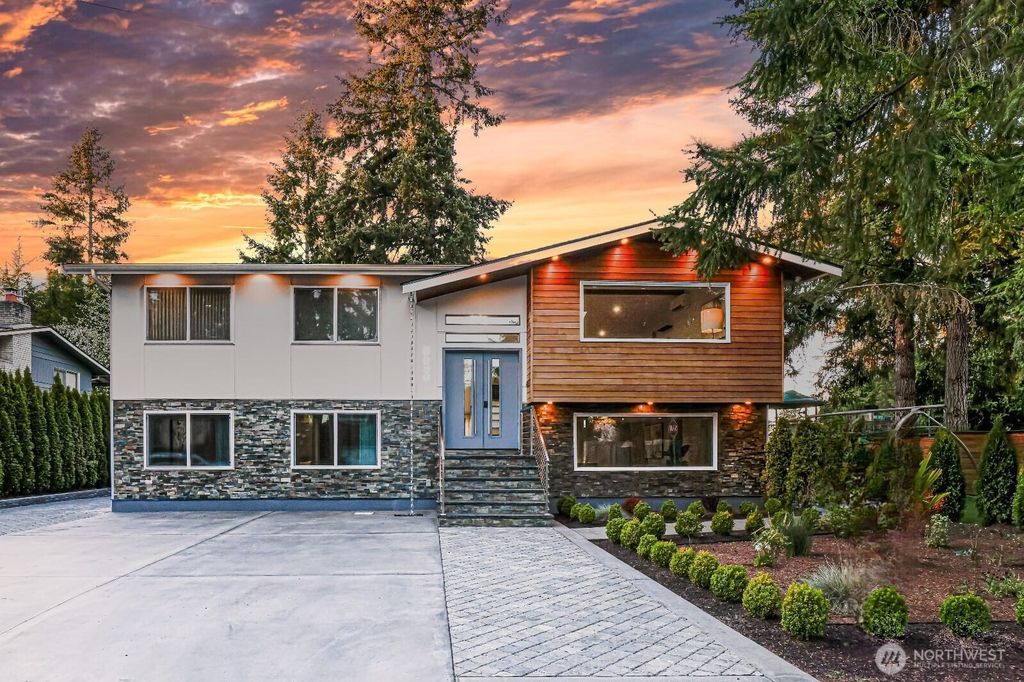 Photo of 8634 NE 132nd Place, Kirkland, WA 98034 (MLS # 2353836)