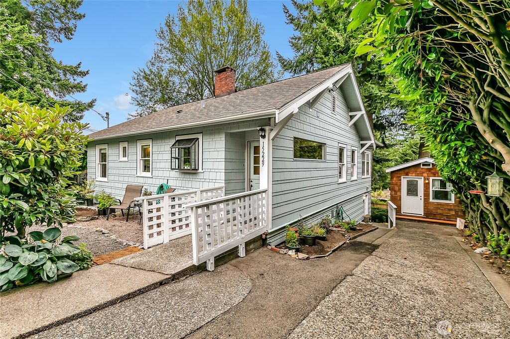 Photo of 15229 22nd Avenue SW, Burien, WA 98166 (MLS # 2392461)