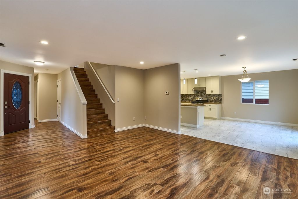 Photo of 124 Glennwood Pl NE Pl, Renton, WA 98056 (MLS # 2328845)